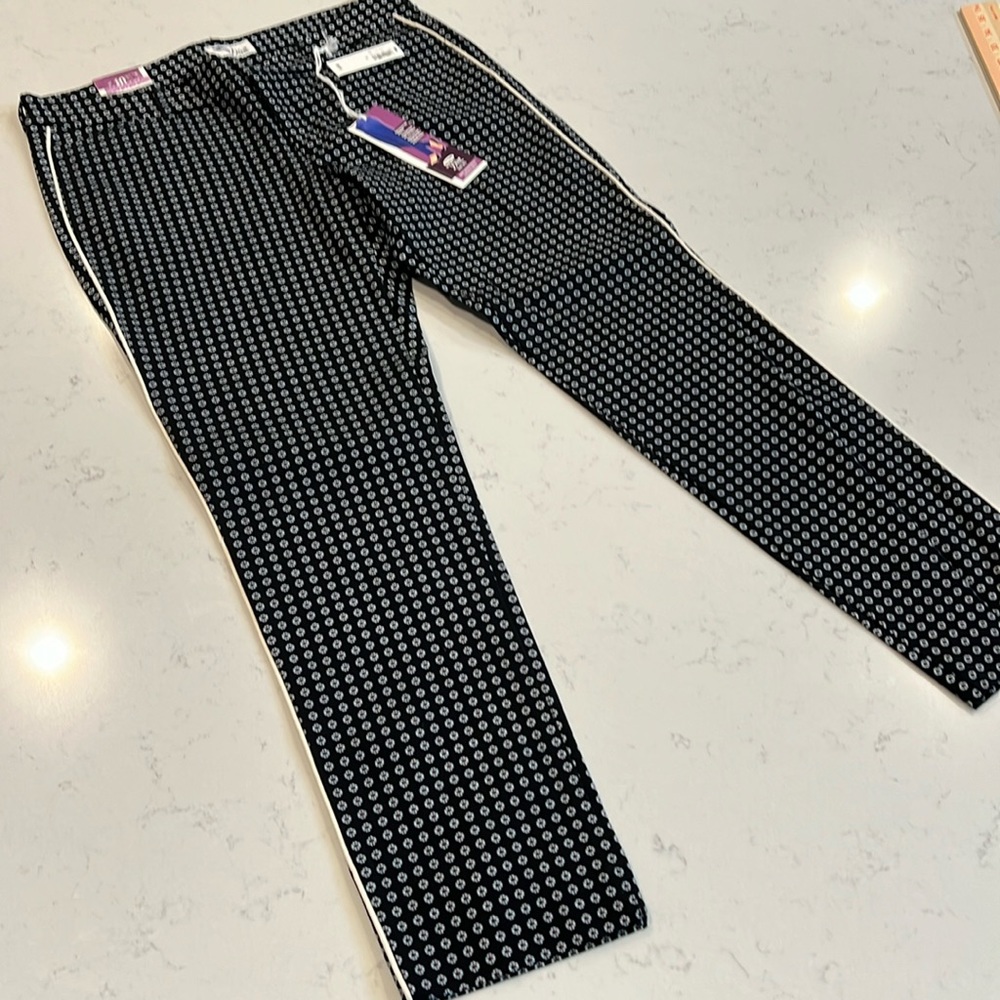 Old navy diva stretch cigarette style pants with side piping